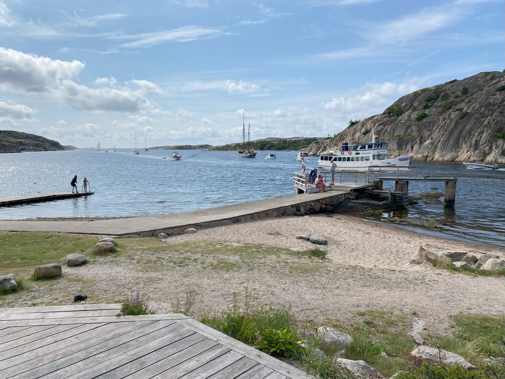 Sommarhus i Havstenssund med sjöbod – bild 21 av 24