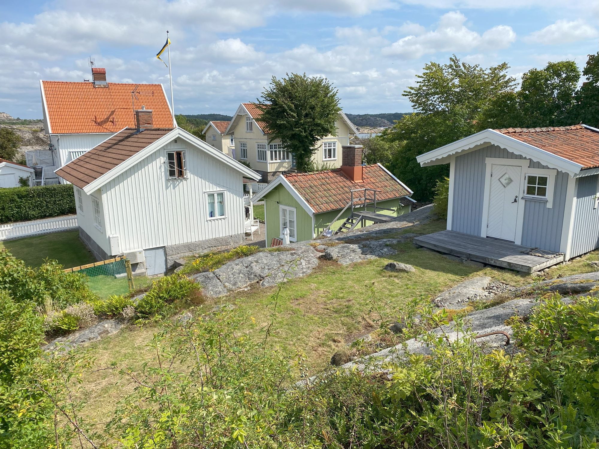 Sommarhus i Havstenssund med sjöbod – bild 24 av 24
