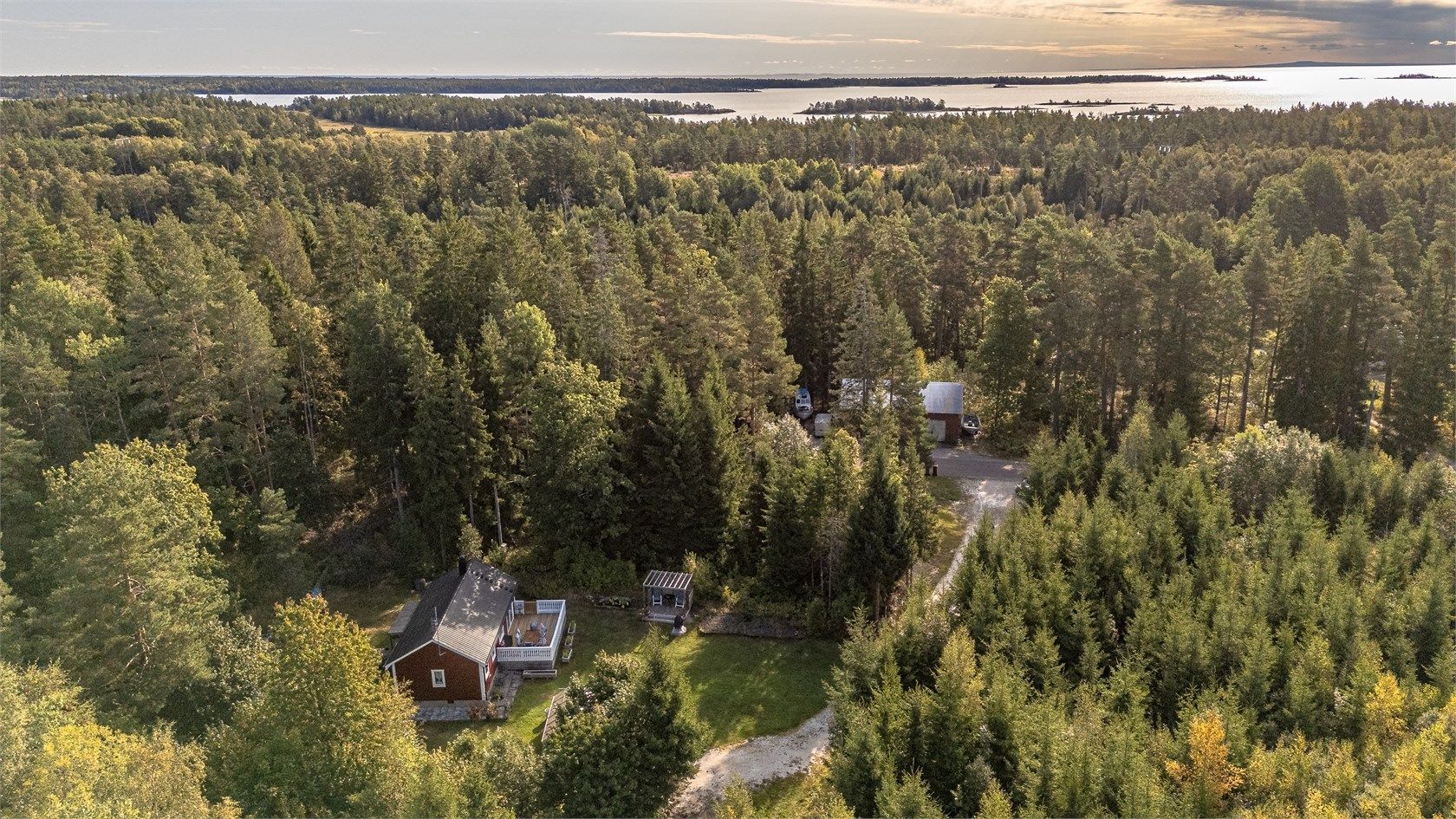 Köpmannebro vattennära både Ånimmen och Vänern – bild 2 av 18