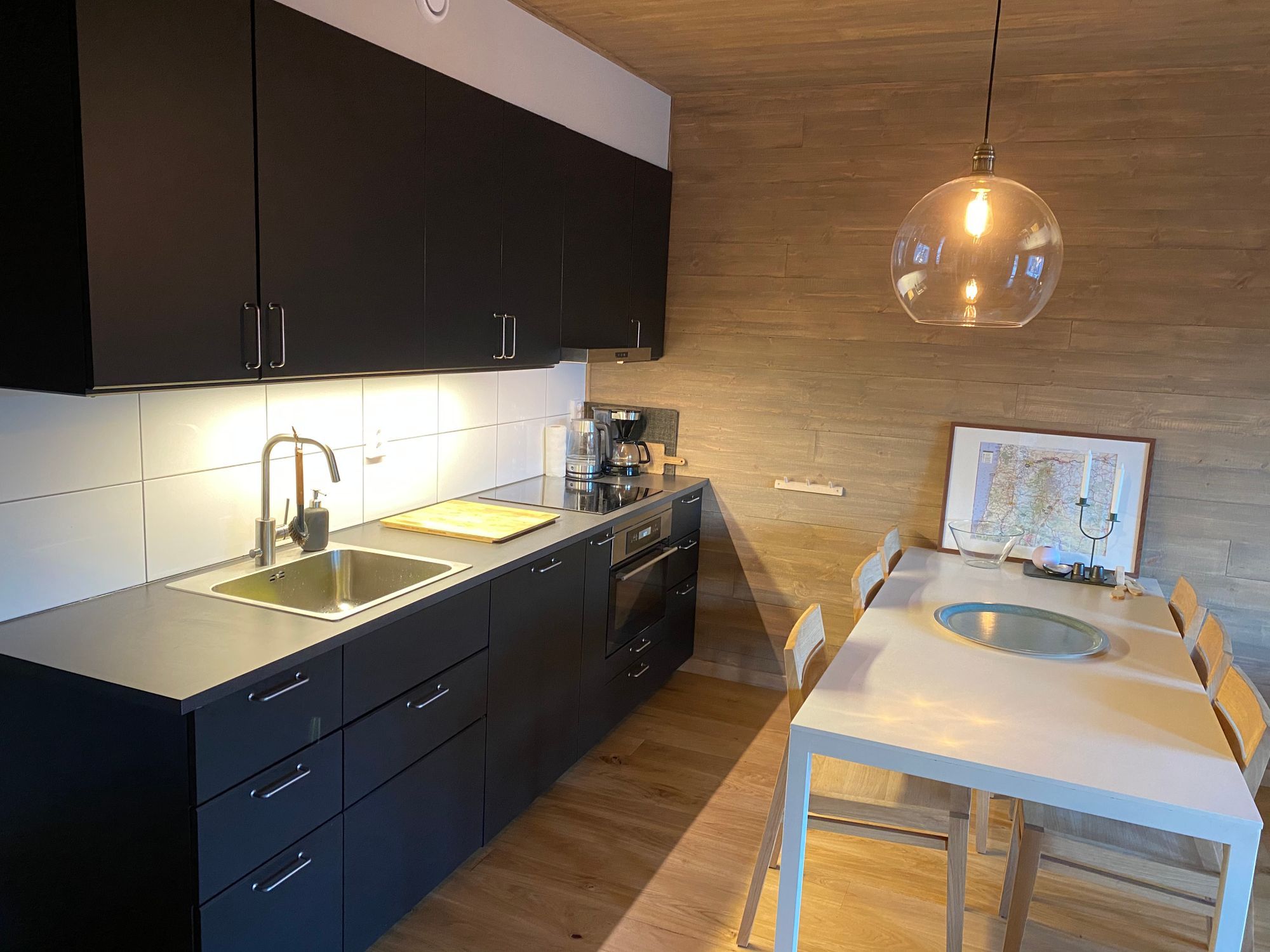 Ny lägenhet med stor terass mitt i backen. – bild 4 av 11
