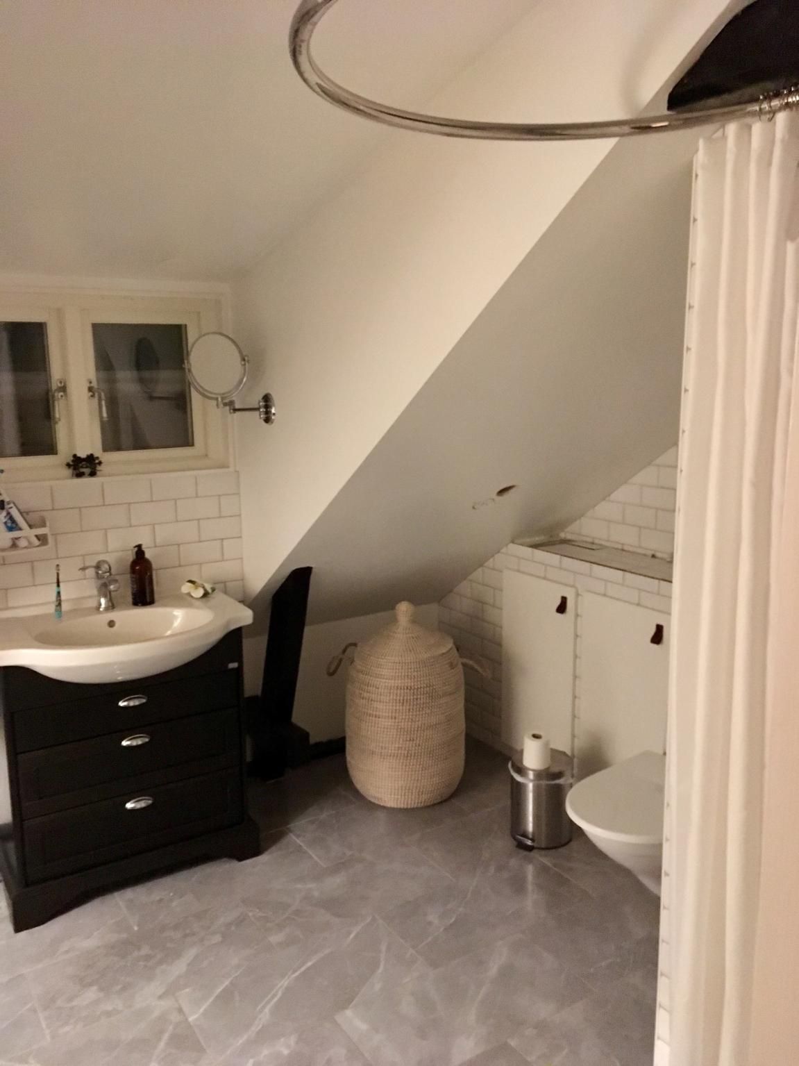 Stor etagelägenhet mitt i Visby Innerstad – bild 5 av 10