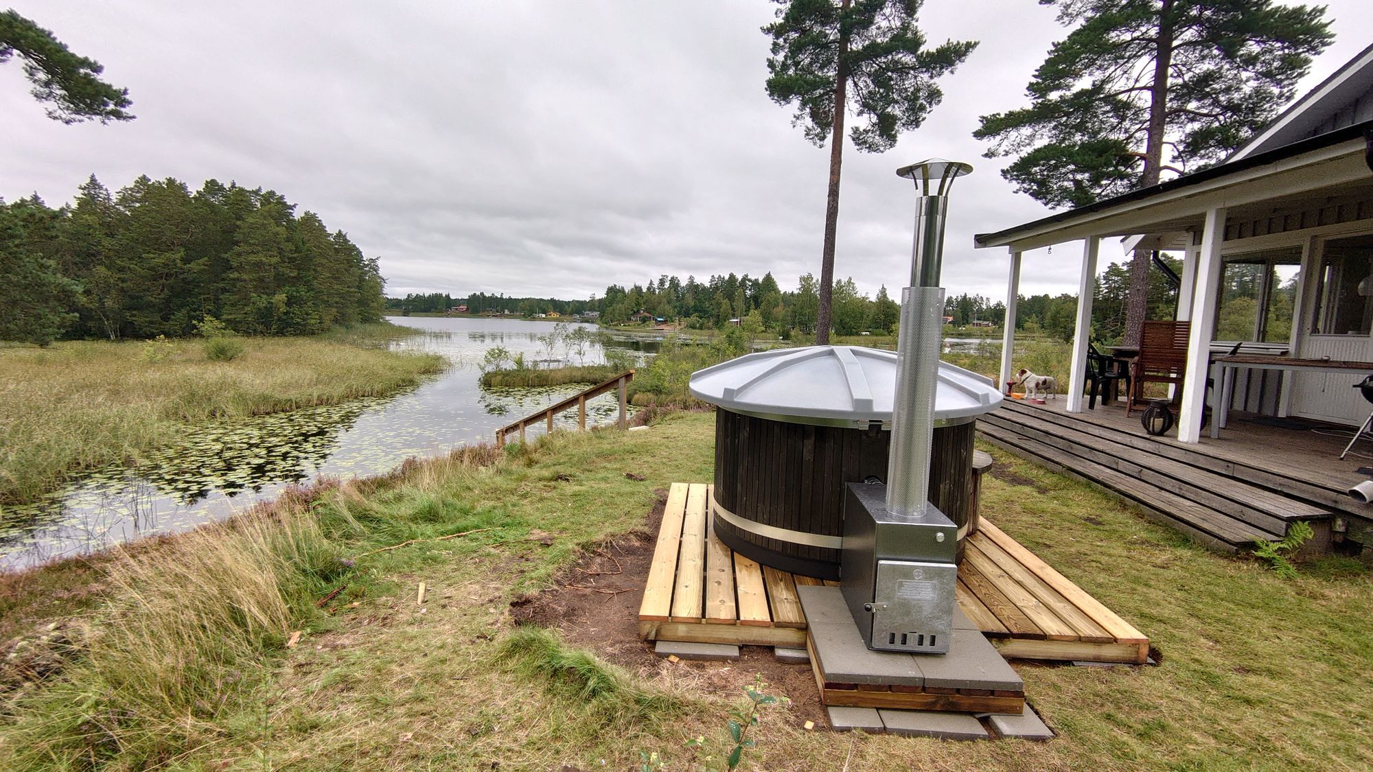 Härlig stuga med sjötomt och ostört läge – bild 12 av 24