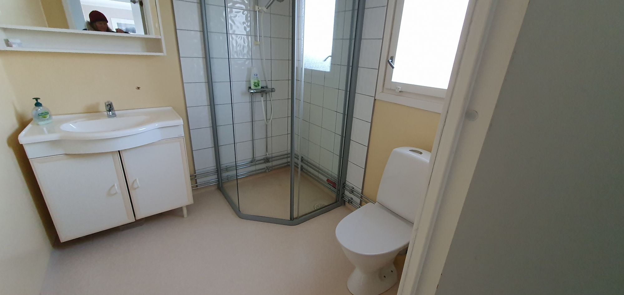 Välutrustat hus i Höga Kusten med havsutsikt – bild 15 av 15