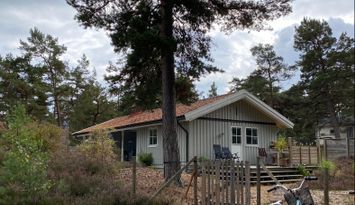 Mysig naturnära stuga i Åhus