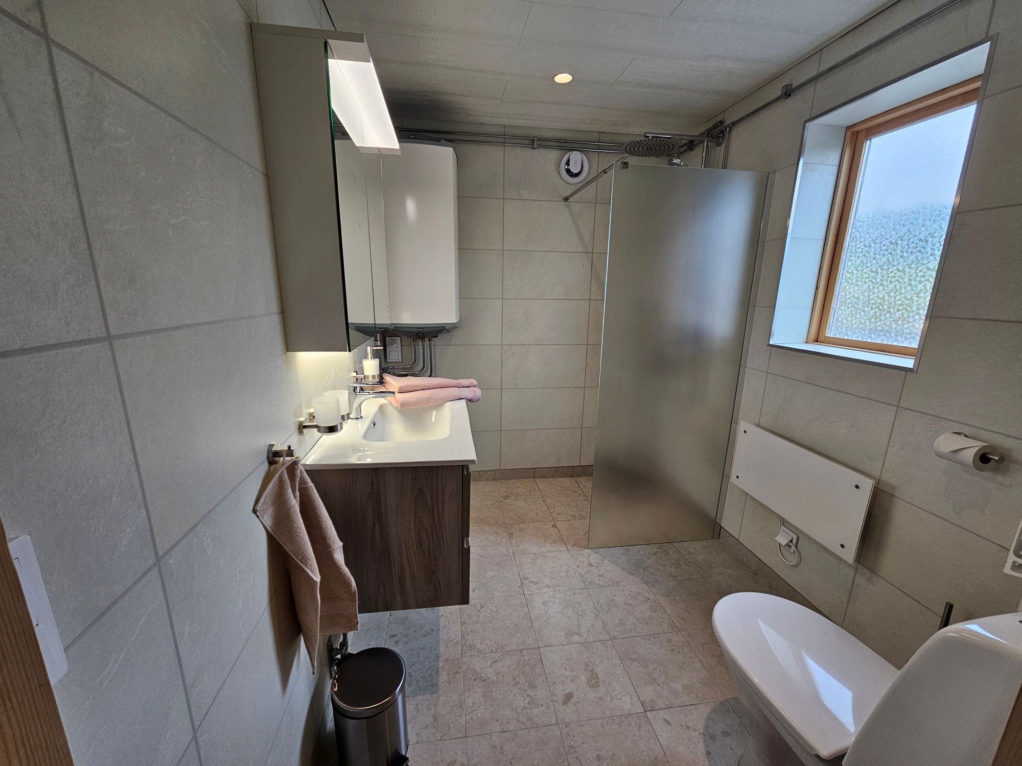 Jukta Lodge. Nybyggd timrat stuga i Juktådalen – bild 11 av 20