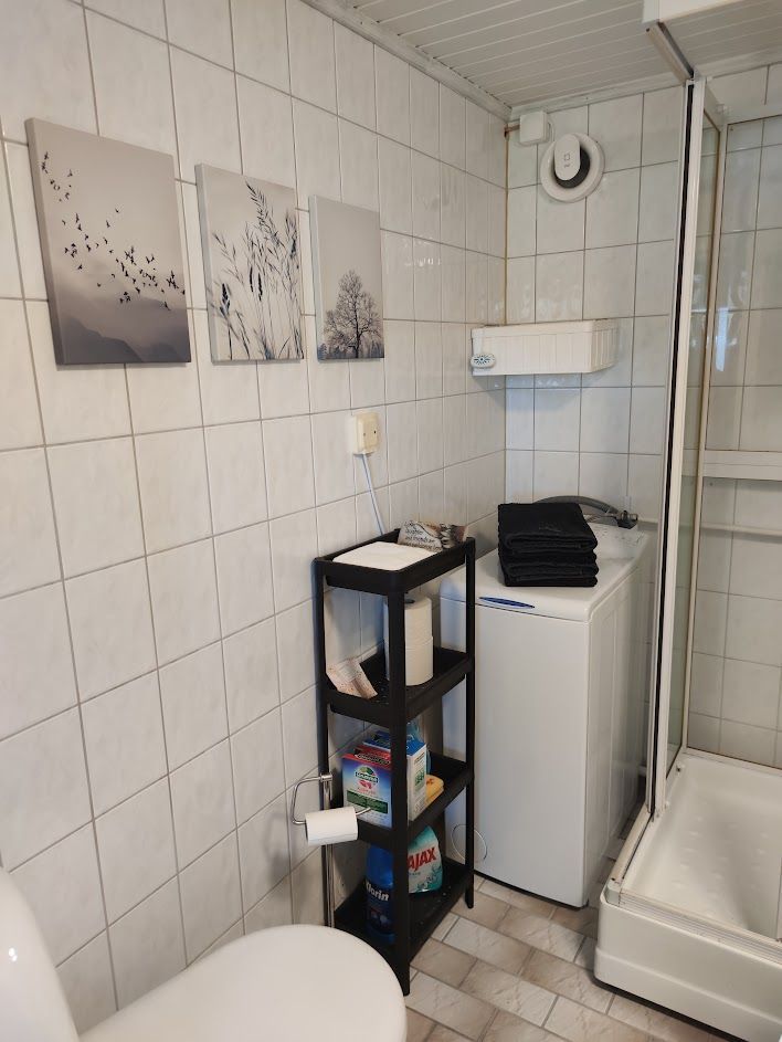 Nyrenoverad stuga med havsutsikt Säckebäck-Orust – bild 4 av 12