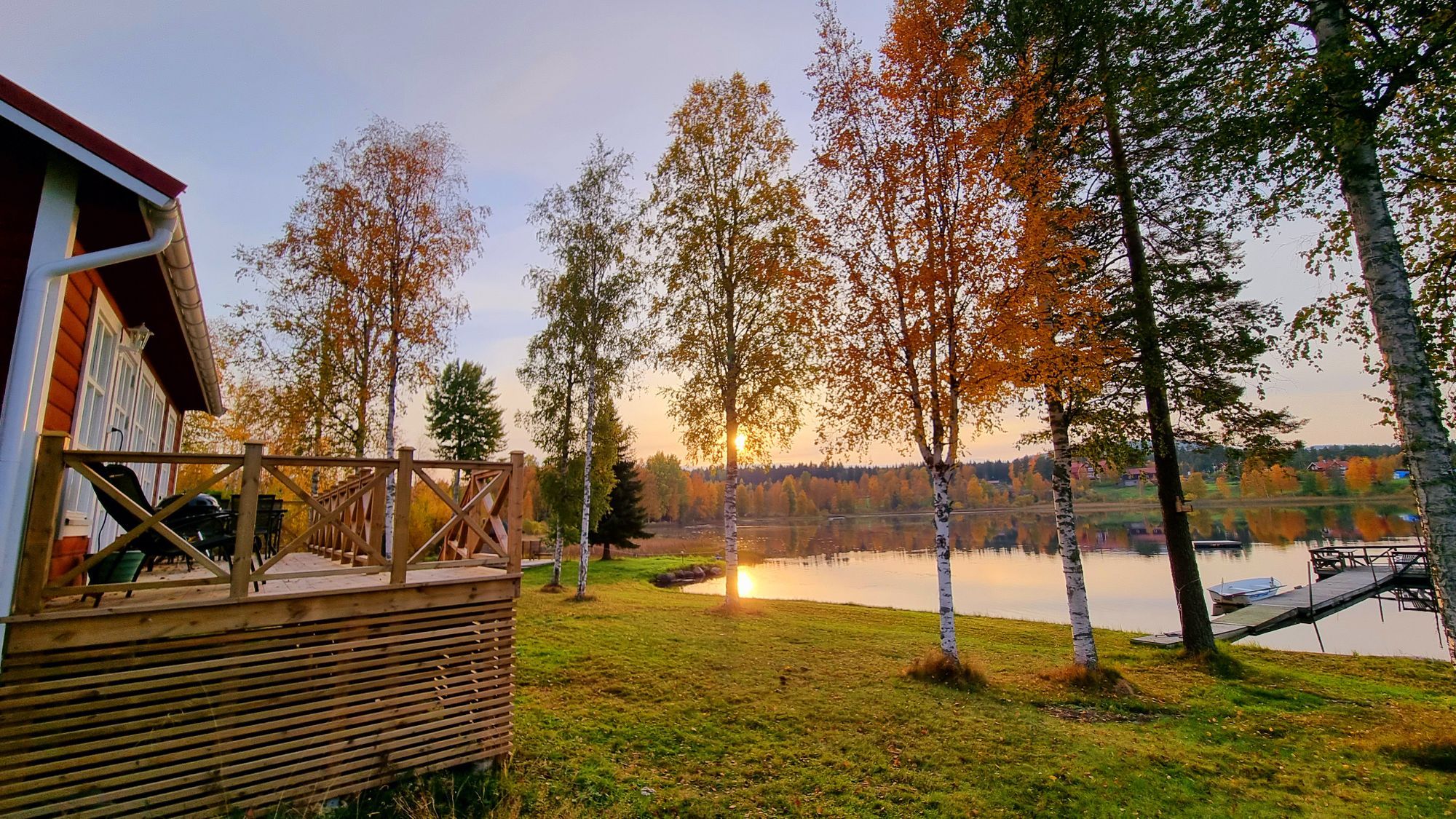 Mysig stuga med strandtomt nära Järvsöbacken – bild 23 av 24