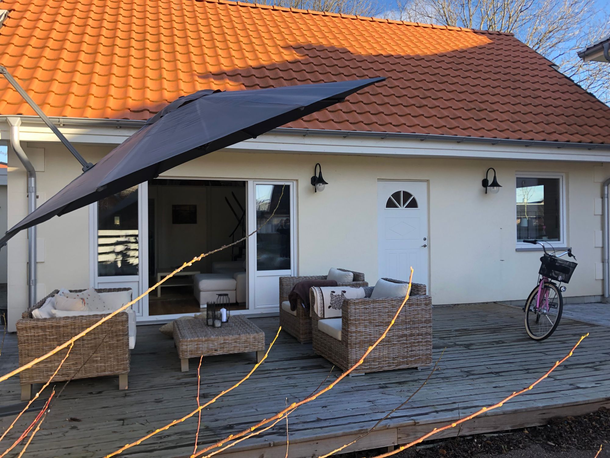 Drömboende med pool i hjärtat av Höganäs! – bild 2 av 24