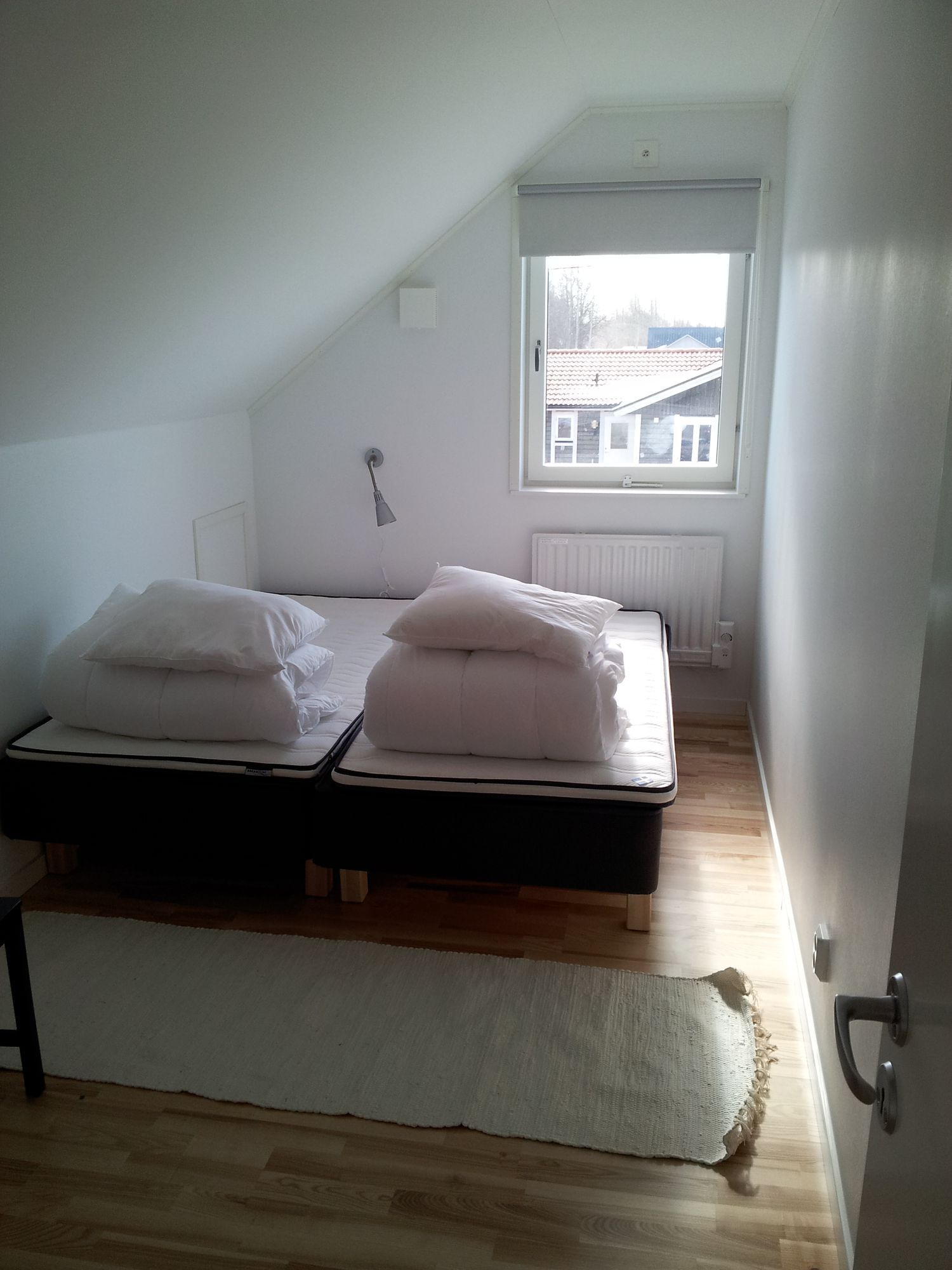 Stor och modern familjevilla i hjärtat av byn. – bild 5 av 24
