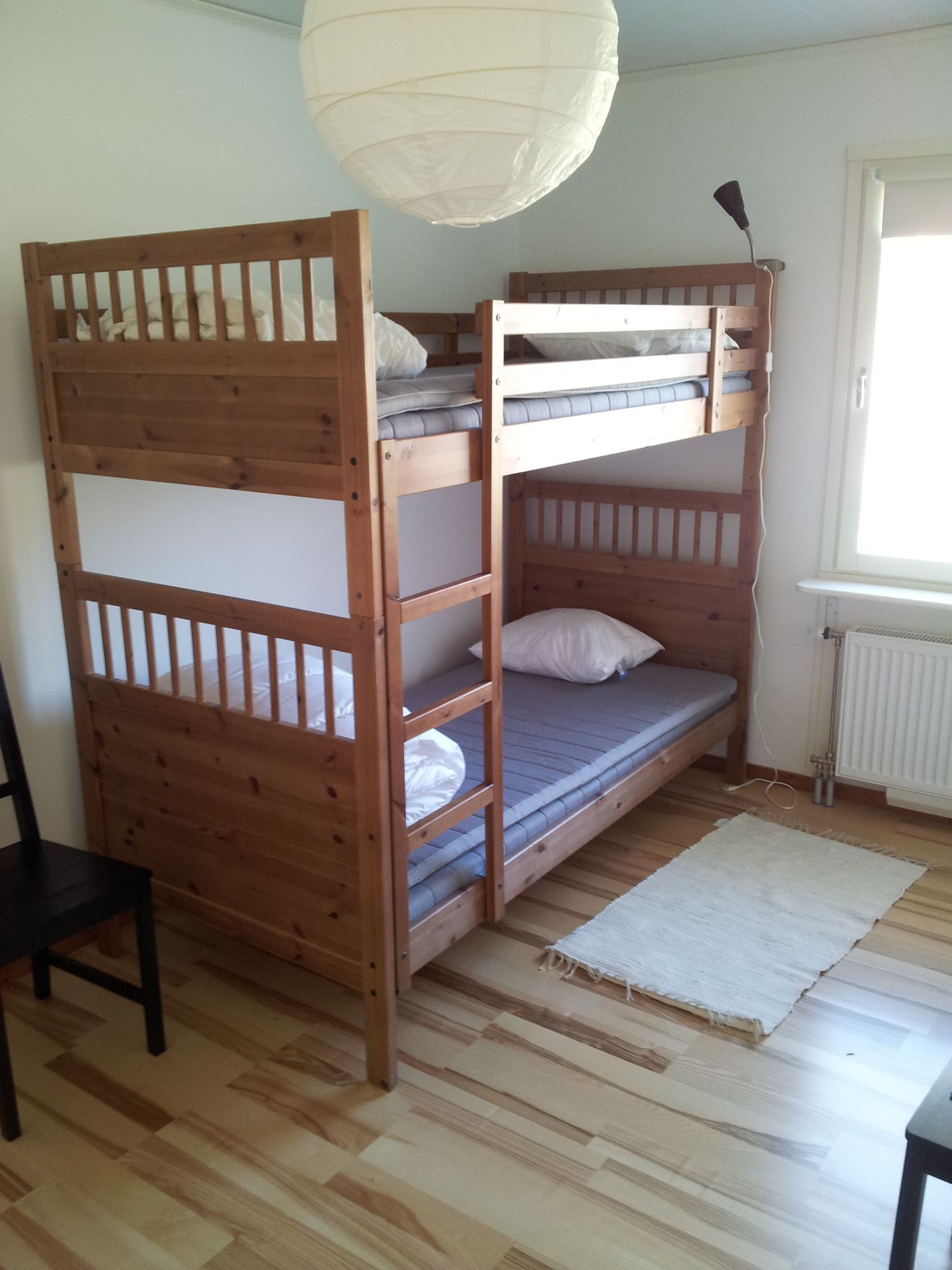 Stor och modern familjevilla i hjärtat av byn. – bild 10 av 24