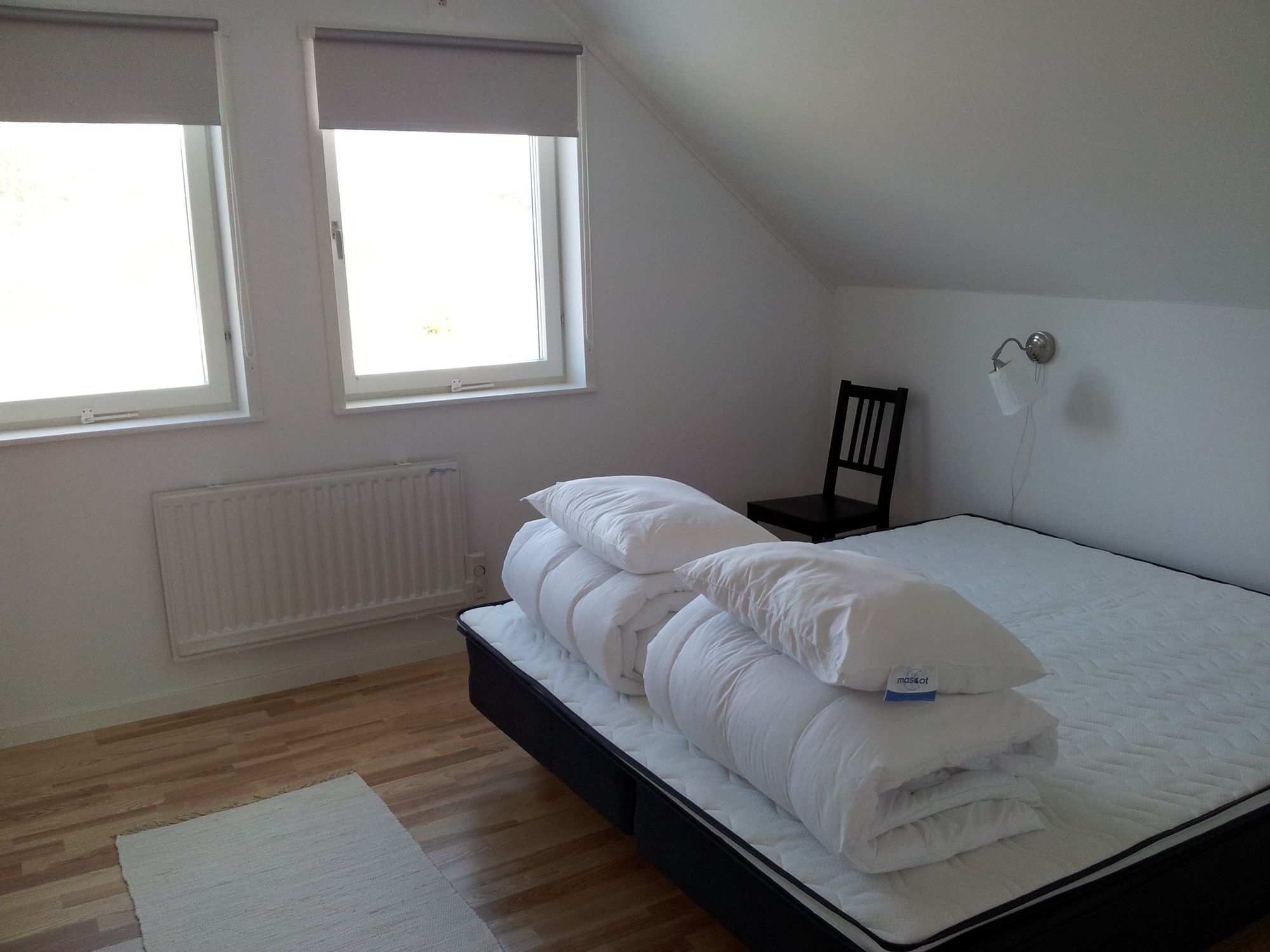 Stor och modern familjevilla i hjärtat av byn. – bild 2 av 24