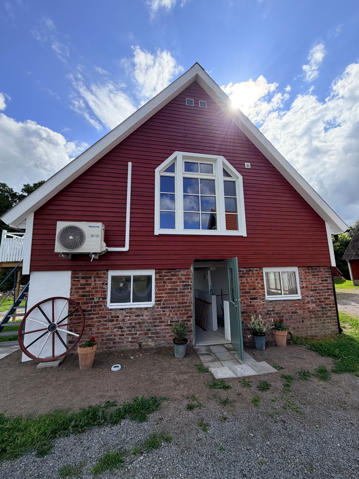 Charmig lägenhet på en idyllisk skånsk gård