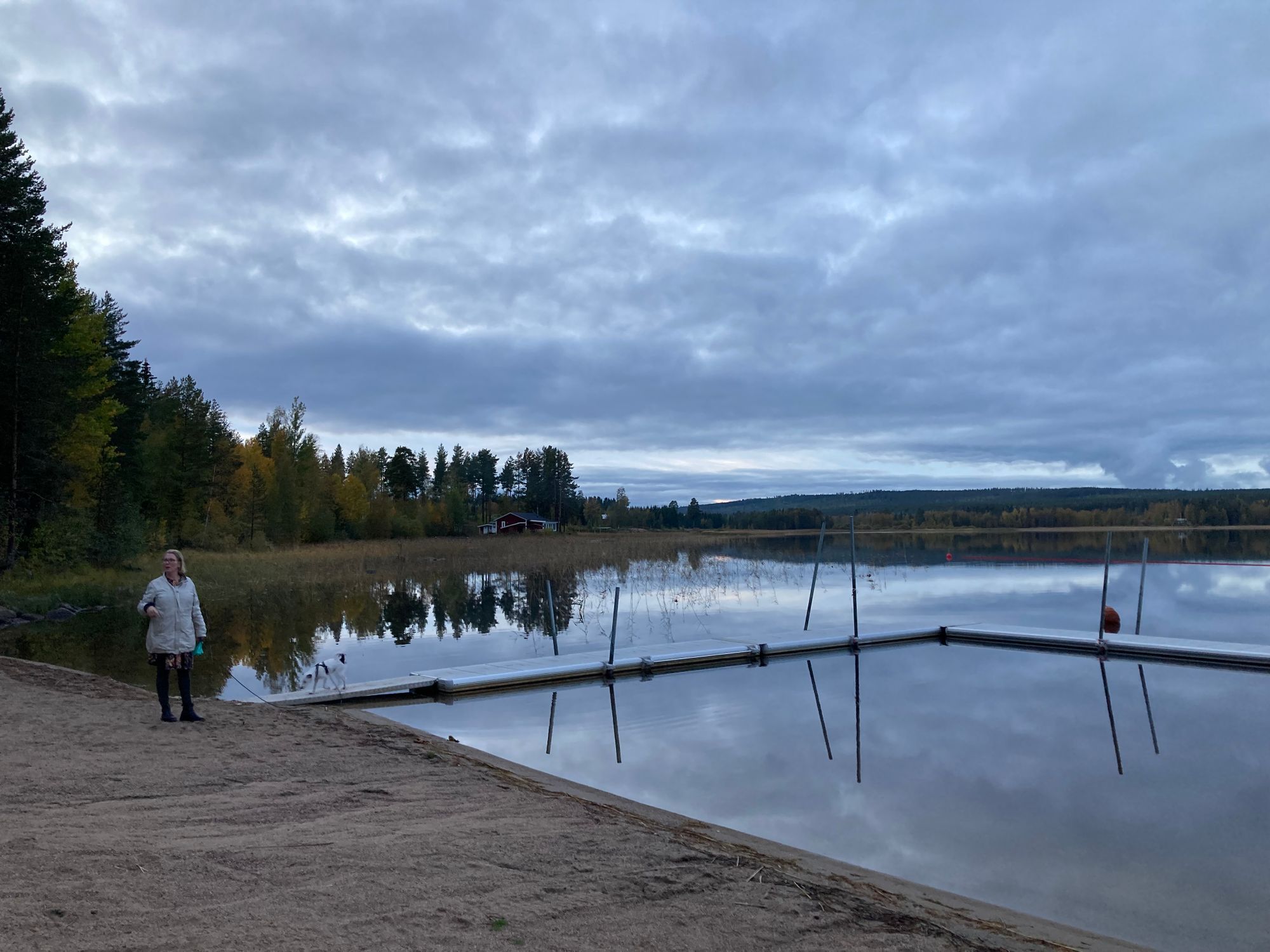 Rymlig stuga norr om Ljusdal – bild 16 av 19