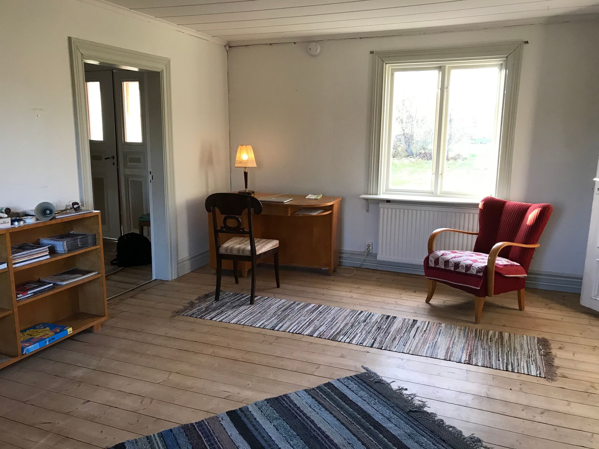 Rymlig stuga norr om Ljusdal – bild 9 av 19