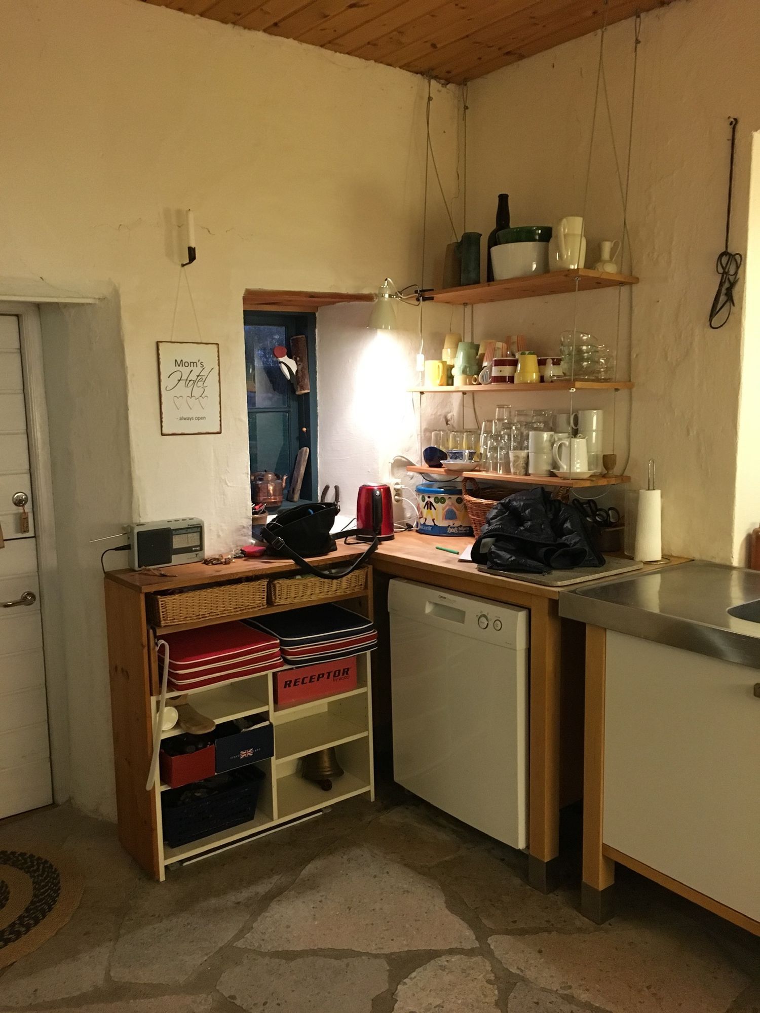 Stort hus vid havet i Gnisvärd, Gotlands Tofta – bild 18 av 24
