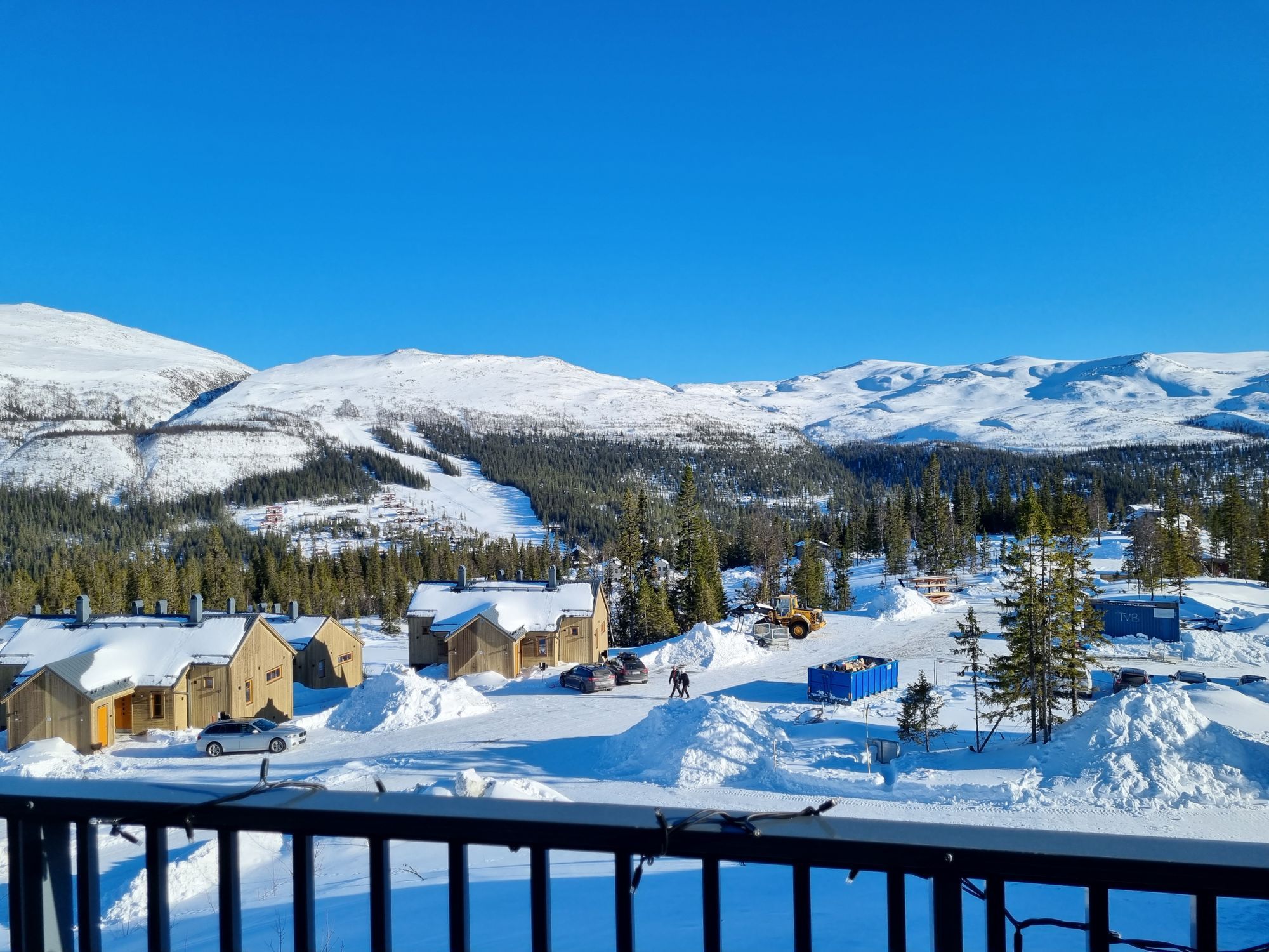 Mysig lägenhet med magisk utsikt, ski in/ski out – bild 3 av 24