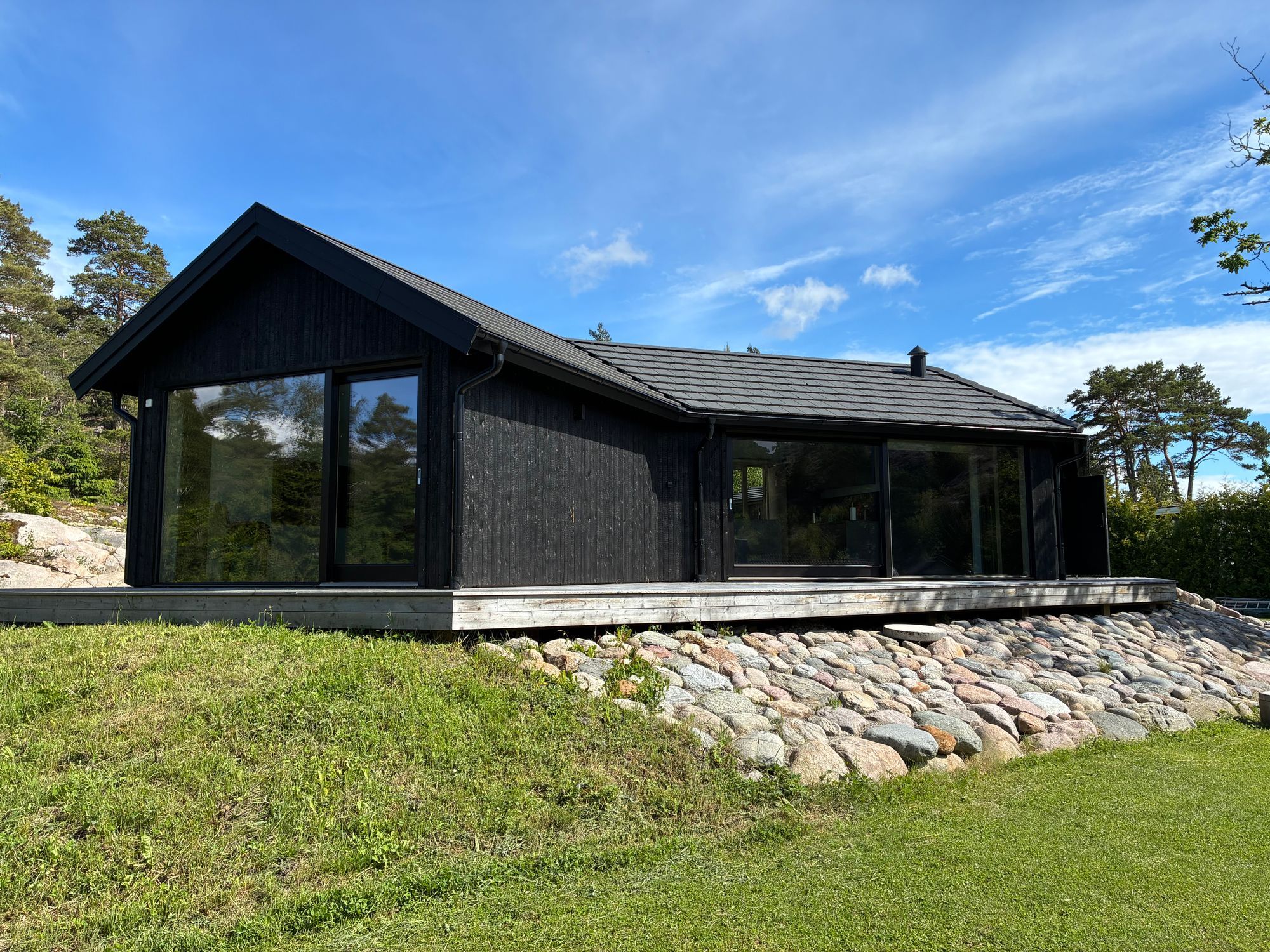 Stuga i Tanum med 4 + 2 bäddar #39712 – bild 1 av 24