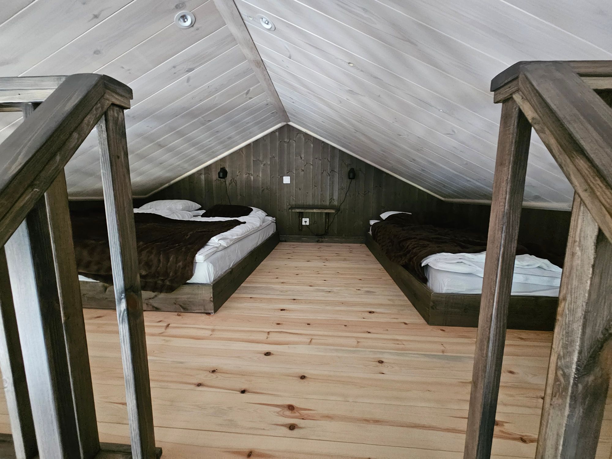 Stuga med loft i härliga Storhogna – bild 9 av 10