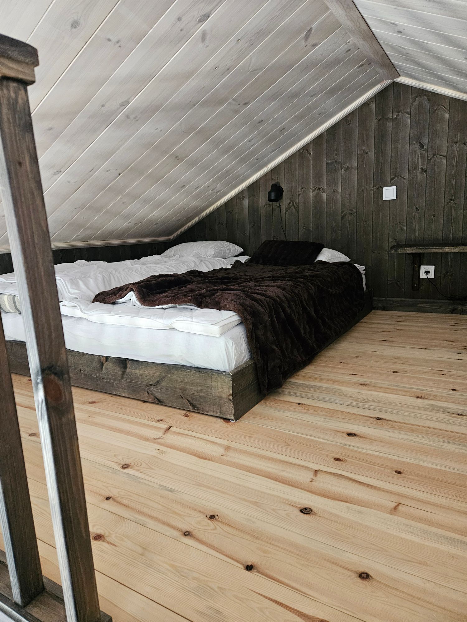 Stuga med loft i härliga Storhogna – bild 10 av 10