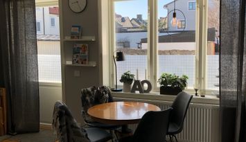 Visby innerstad, liten lägenhet med uteplats