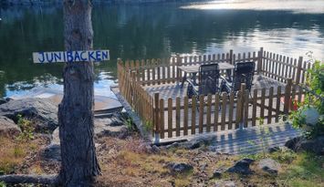 Hus med havsutsikt och egen brygga