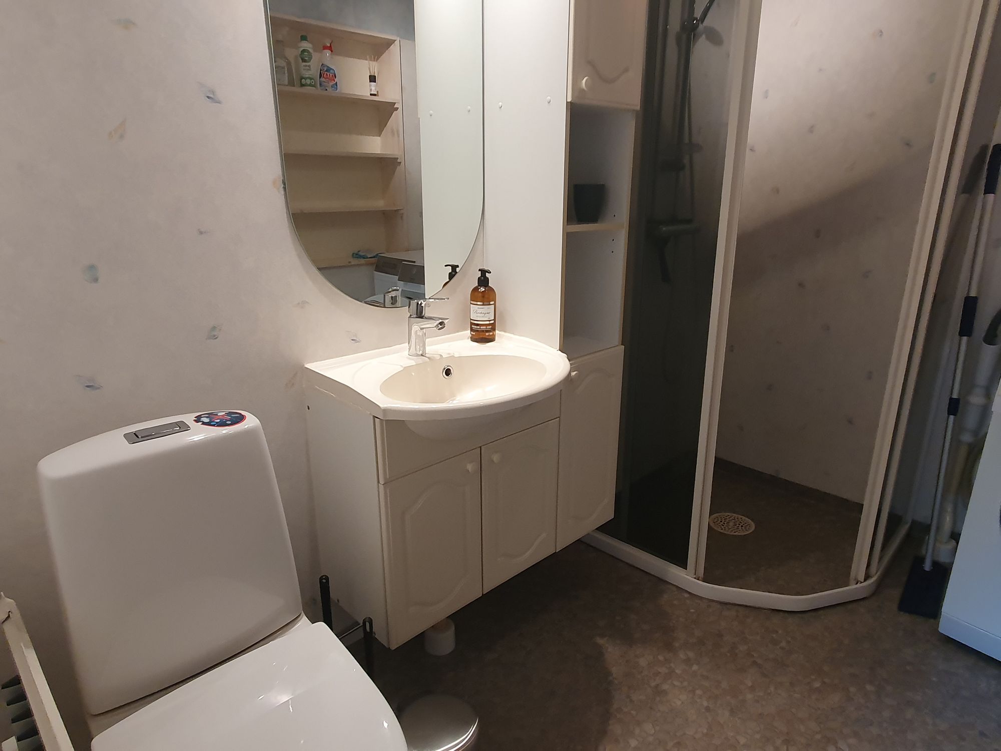 Stuga utanför Fjällbacka Tanum Bohuslän – bild 8 av 9