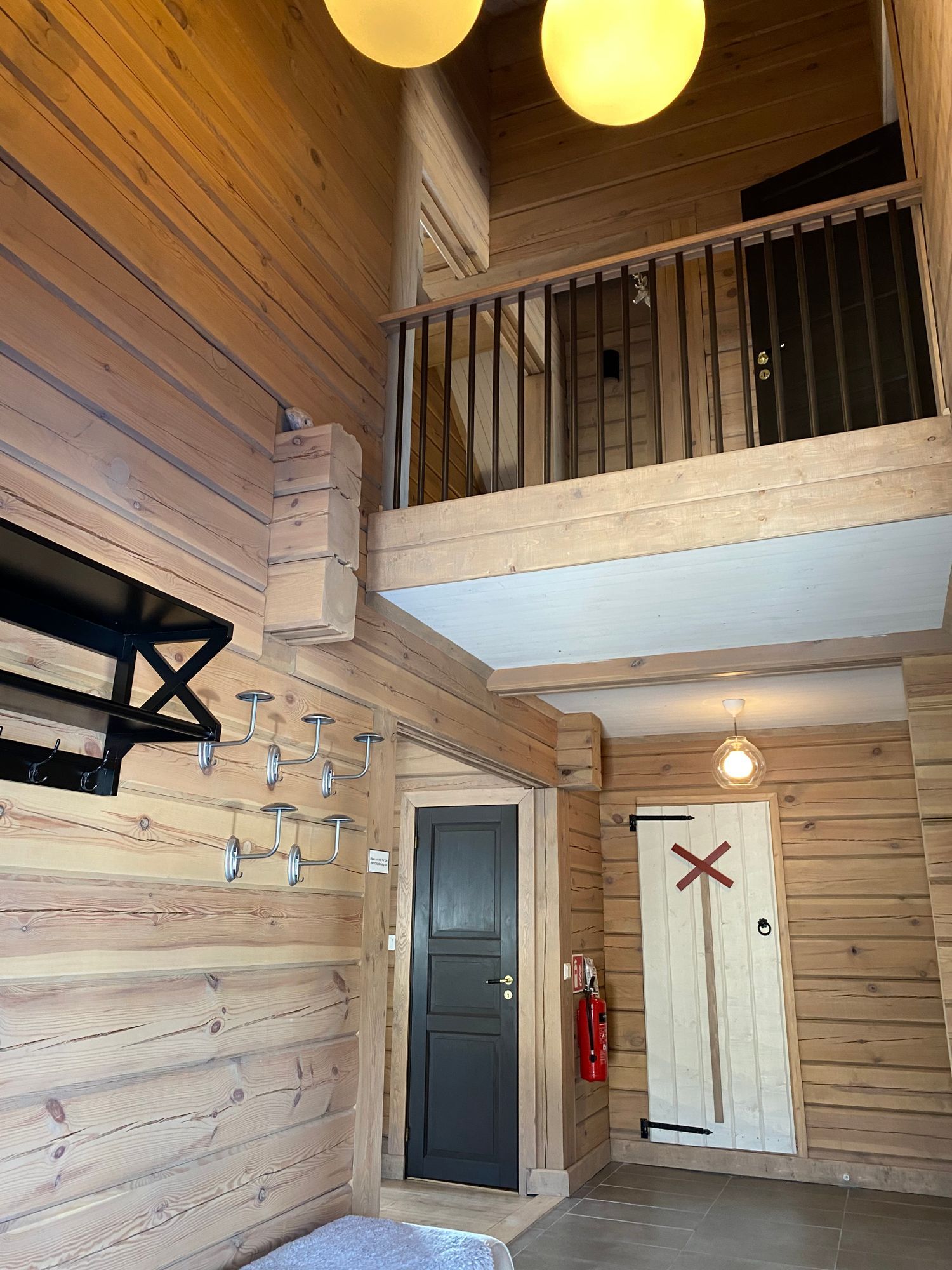 Villa Fjällsaga, timmerhus med ski-in/ski-out läge – bild 3 av 23