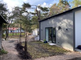 Strandnära nybyggt sommarhus på 45 m2
