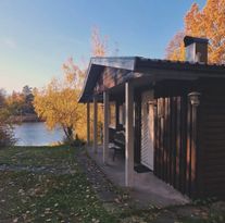 Lovely cottage by the lake