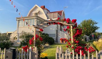 Havsnära villa med underbar utsikt i Rönnäng