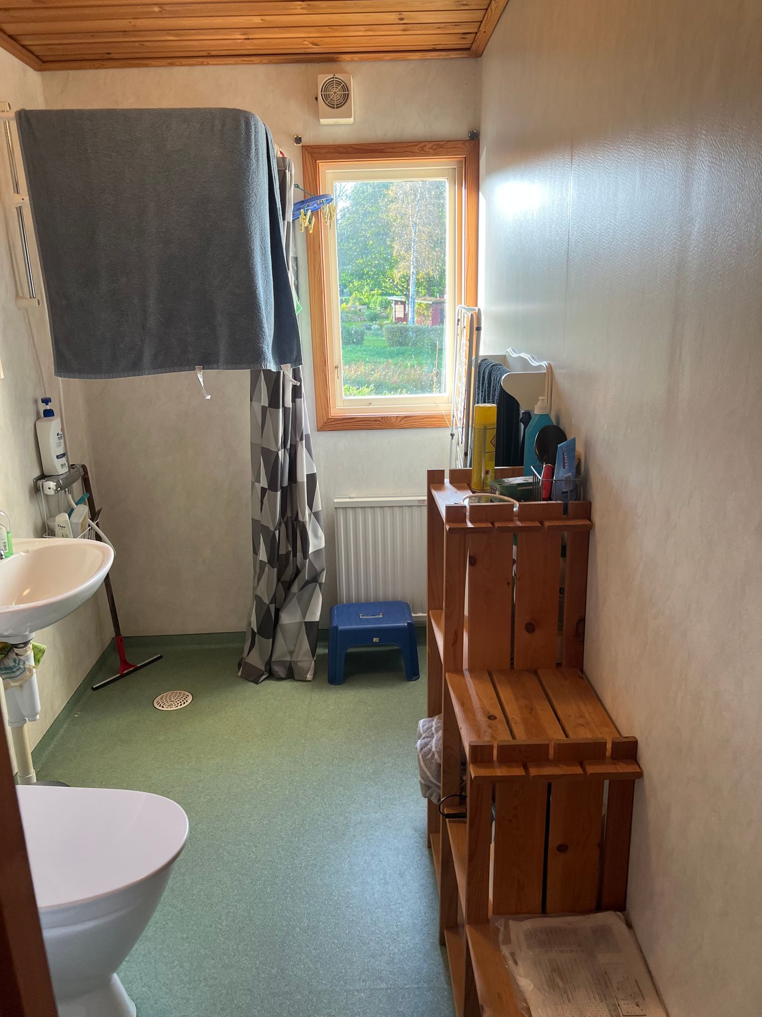 Stuga på sjötomt uthyres – bild 10 av 21