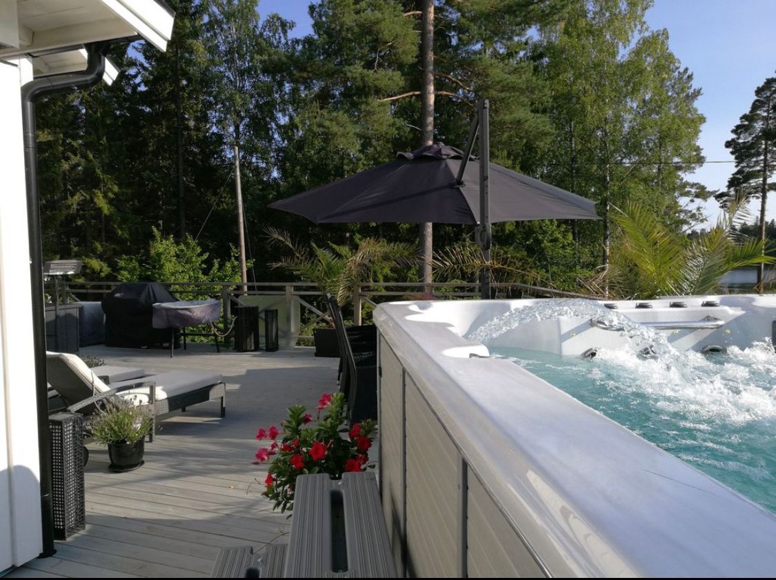 Skärgårdsvilla med stor terass, pool och jacuzzi! – bild 8 av 24