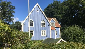 Det blå huset i Björboholm - nära till bad och båt