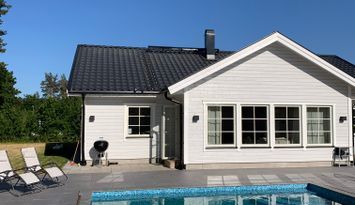 Nytt hus med privat pool!