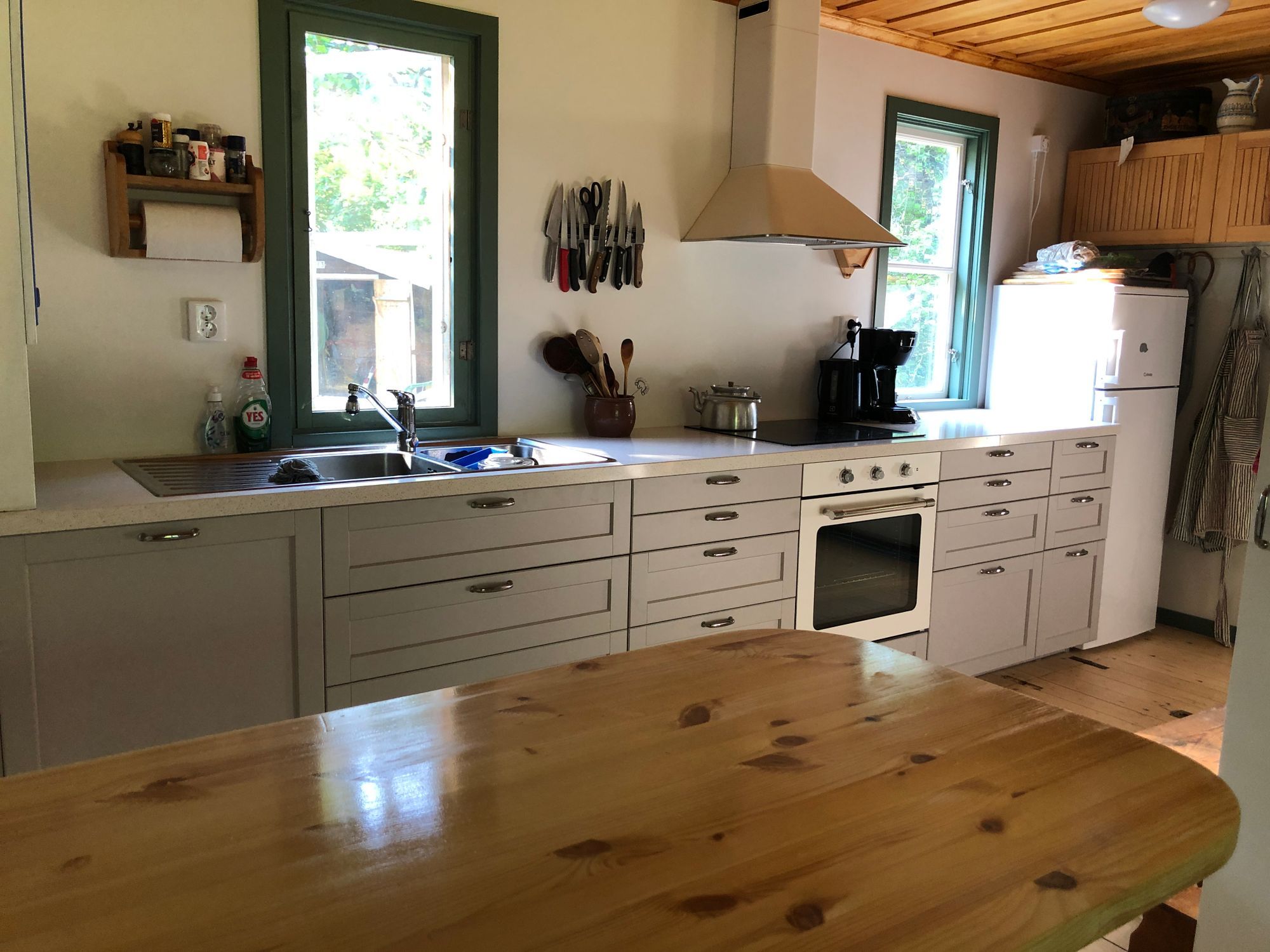 Trivsam stuga i Köpingsvik – bild 4 av 10