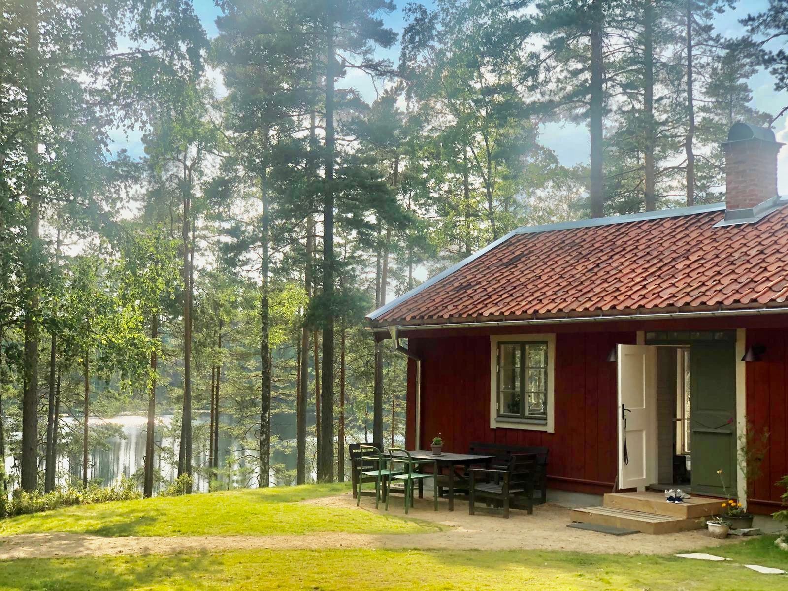 Enskilt fantastiskt läge vid egen sjö i Tiveden – bild 5 av 24