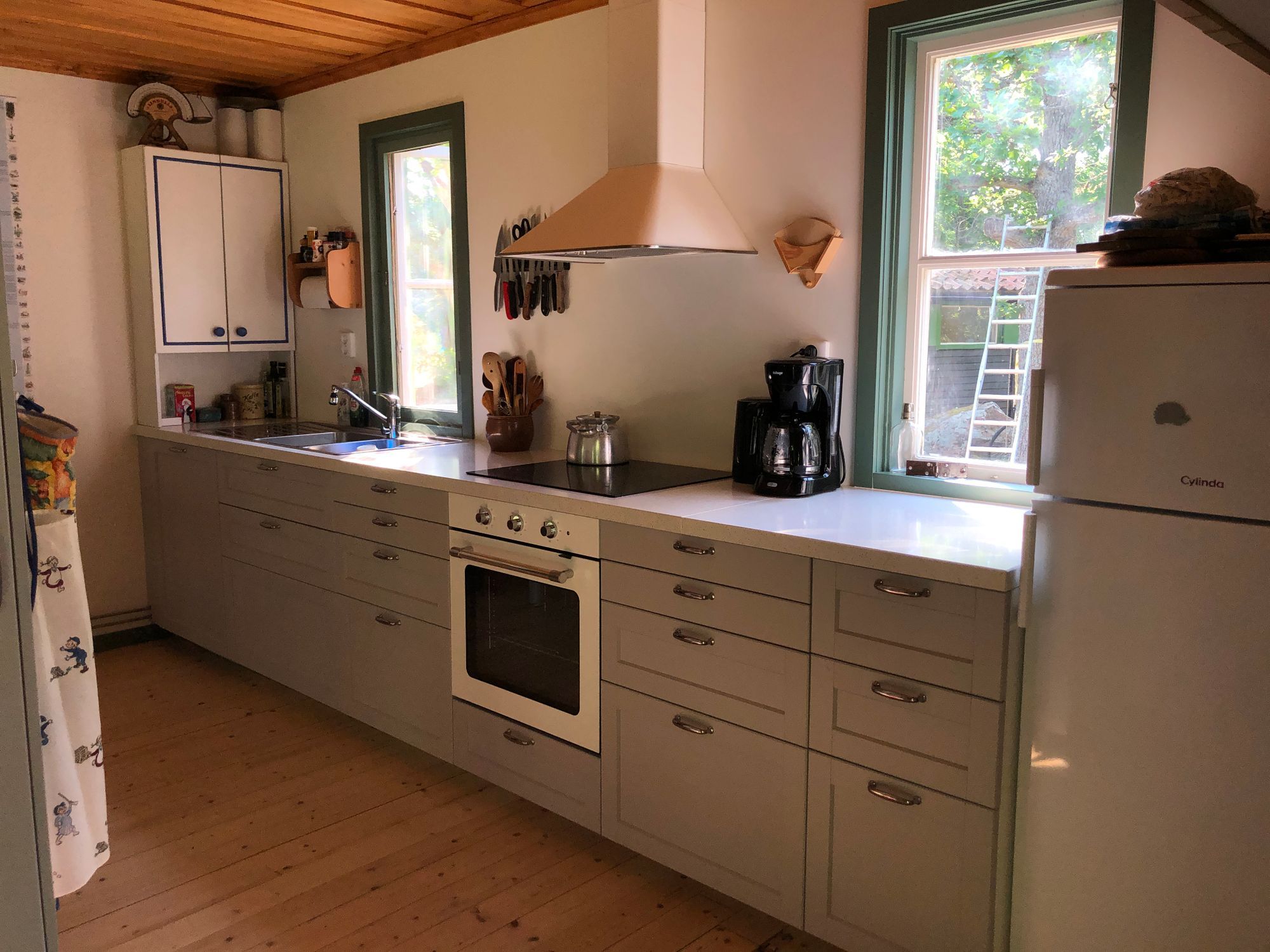 Trivsam stuga i Köpingsvik – bild 3 av 10
