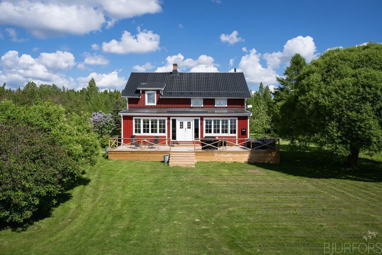 Lantligt hus nära Skellefteå – natur, lugn