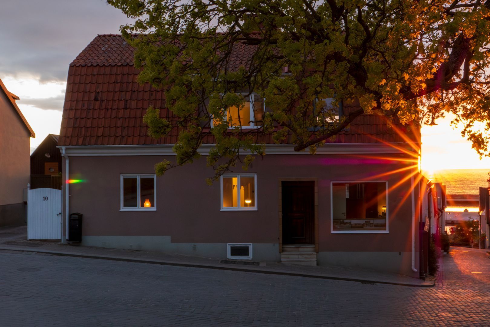 Stort boende med havsutsikt i Visby Innerstad – bild 2 av 24