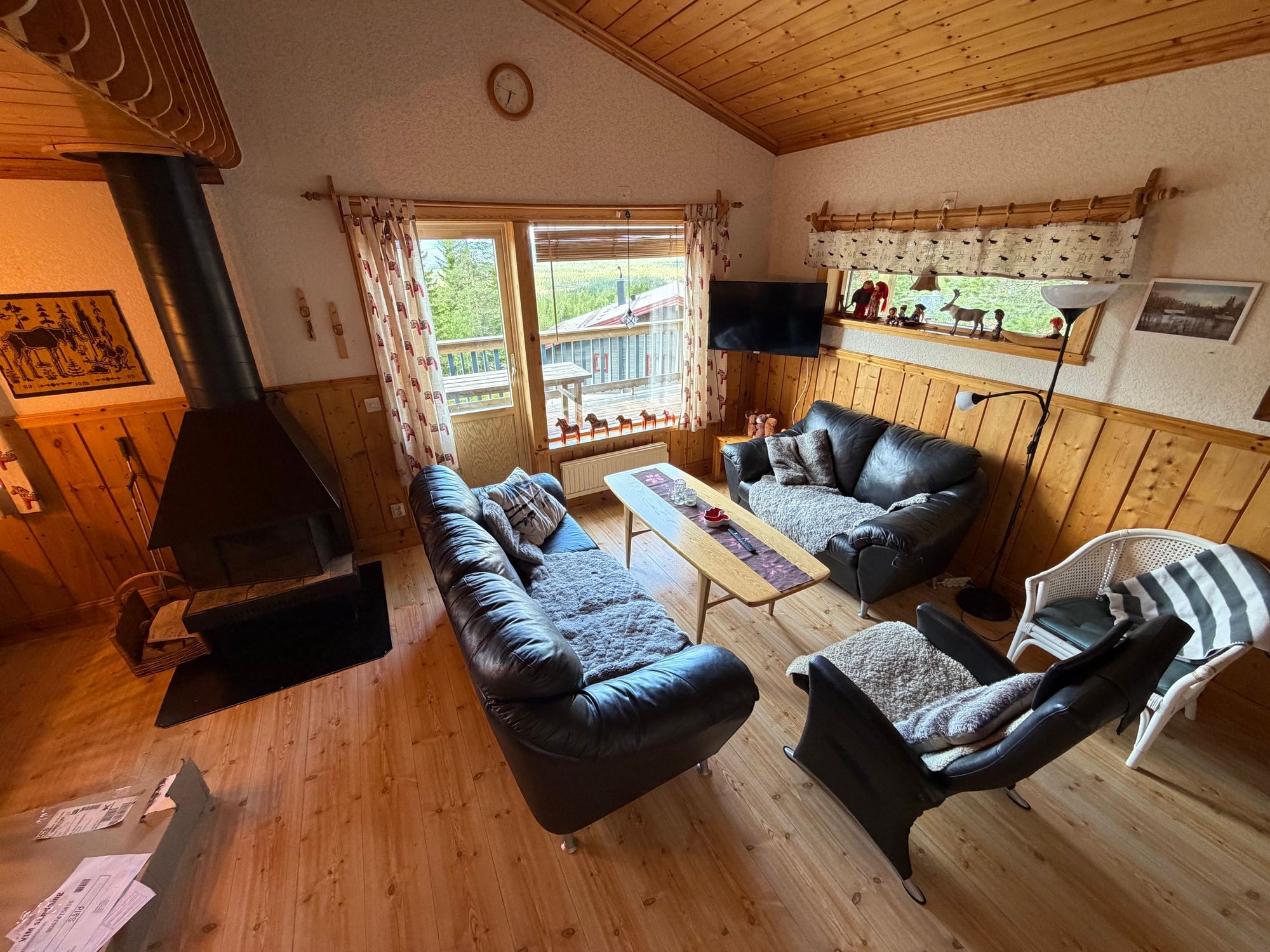 Idre fjäll! Mitt i backen ski in ski out. HUS A – bild 17 av 18