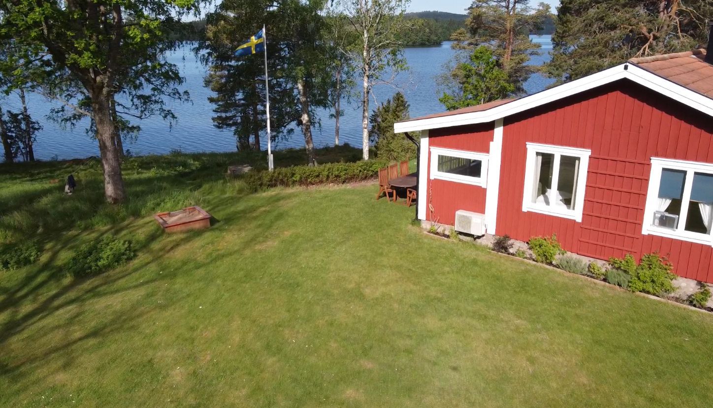 Fantastiskt sjöläge på småländska höglandet – bild 2 av 24