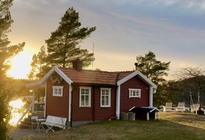 Välkommen till Strandstugan vid Valdemarsviken