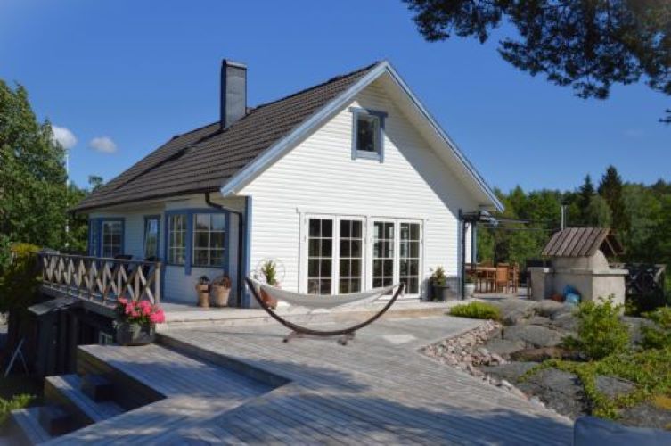 Lagnöström Ingarö. Havsutsikt, lantlig miljö – bild 2 av 24