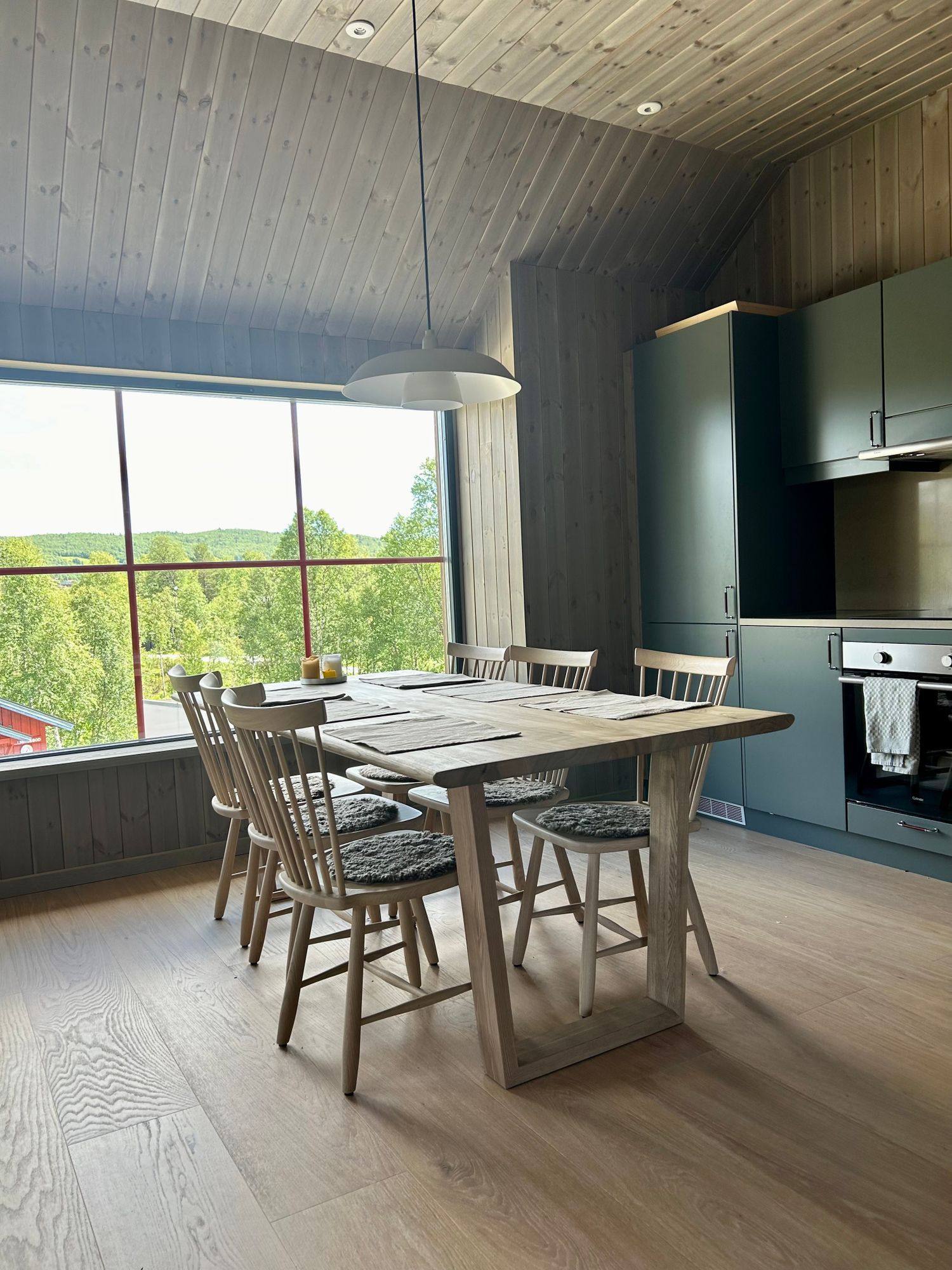 Nytt och luftigt parhus i Bruksvallarna – bild 4 av 17