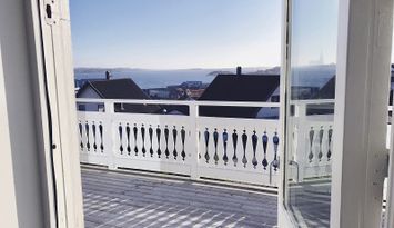 Jahrhundertwendehaus mit Blick auf das Meer in Lys
