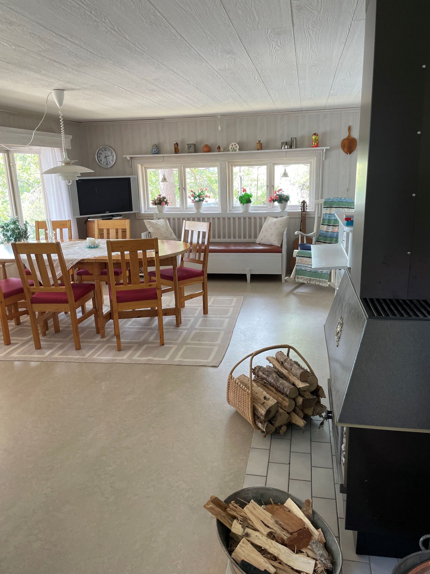 Stuga med sjötomt – bild 20 av 24