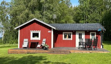 Stuga vid Storsjöns strand