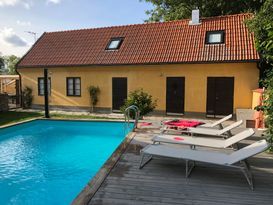 2 Houses with 4 apartments near Visby, POOL
