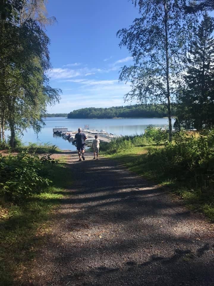 Modernt fritidshus i Roslagen för 1-2 familjer – bild 6 av 14
