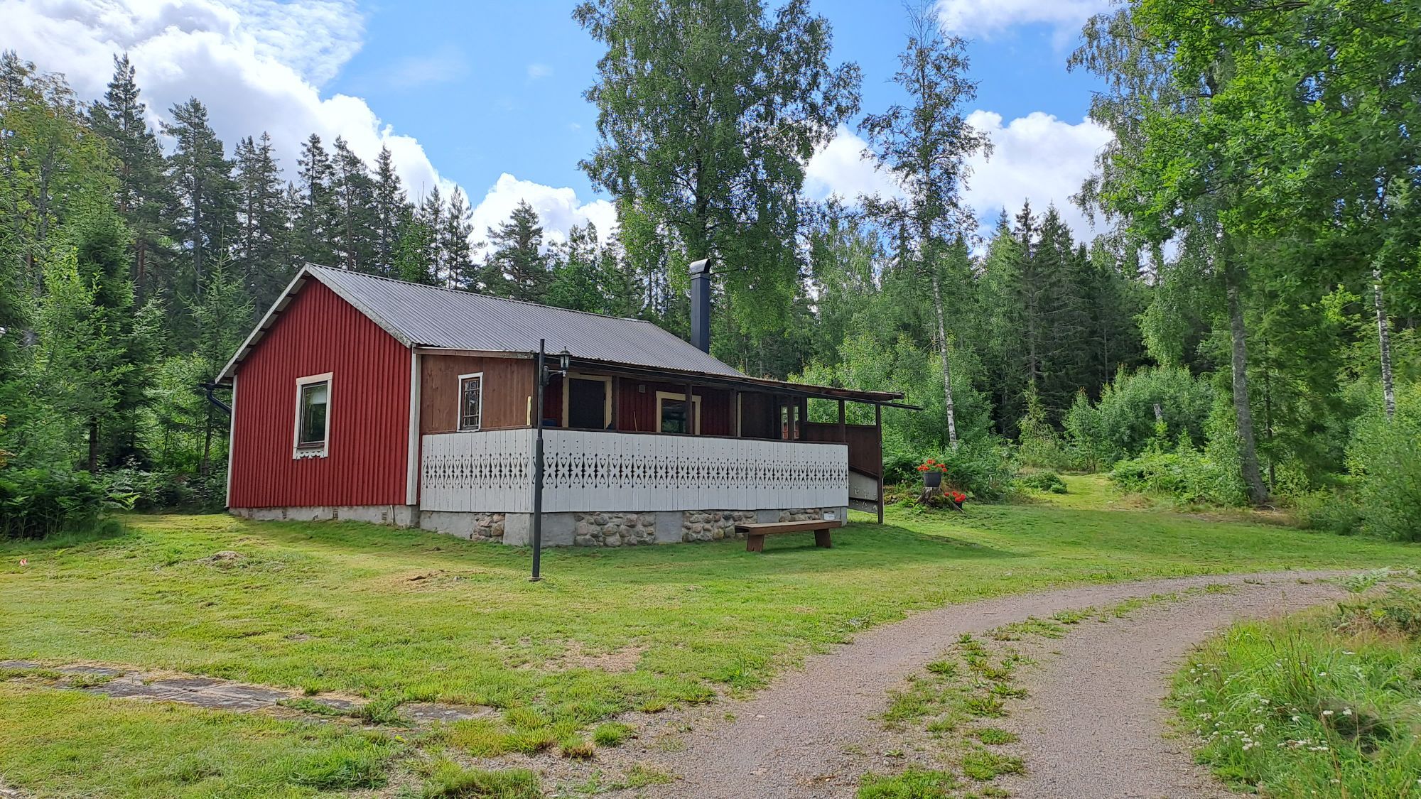 Naturskön stuga i närheten av Göta Kanal – bild 2 av 16